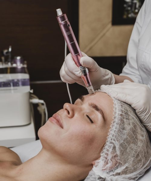 woman-wellness-center-having-cosmetic-treatment